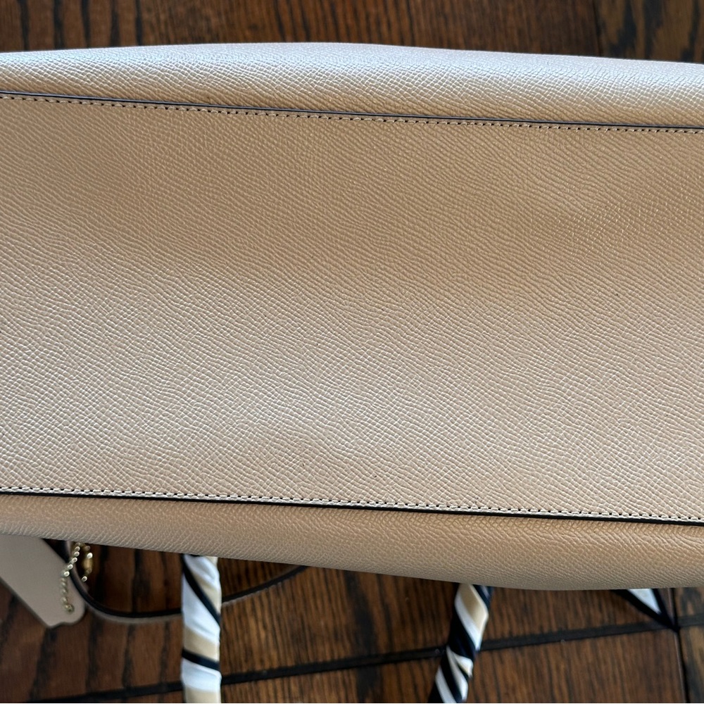 COACH Signature City Zip Tote Brown with Vera vintage silk scarf - Picture 9 of 11